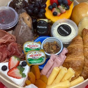 Café da manhã 3 a 4 pessoas- Caixa de Madeira